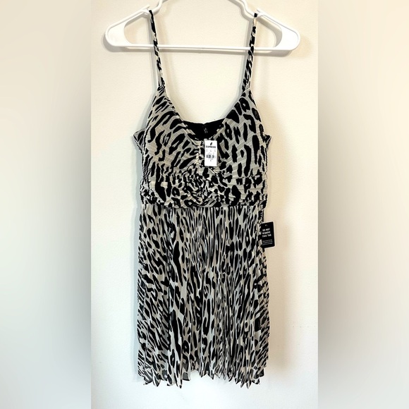 Express Dresses & Skirts - Express leopard print mini dress
